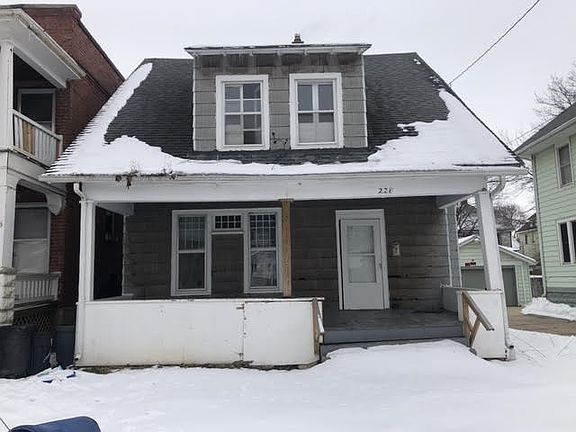 2nd image of 228 Oakwood Ave