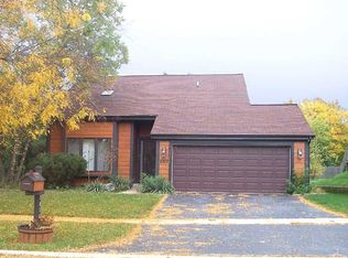 2850 Northcreek Dr, Woodridge, IL 60517