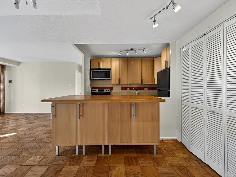 1311 Delaware Ave SW #231 — Photo 5