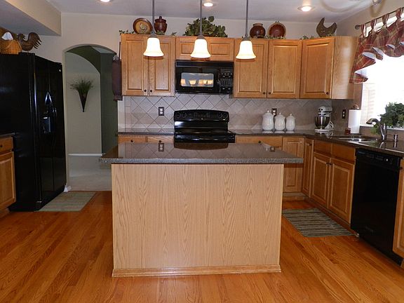4th image of 9210 Melbourne Dr