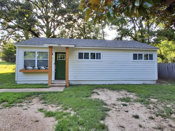 315 Willa St, Batesville, MS 38606