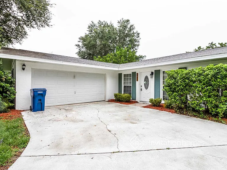 1007 Ell Way — Photo 2