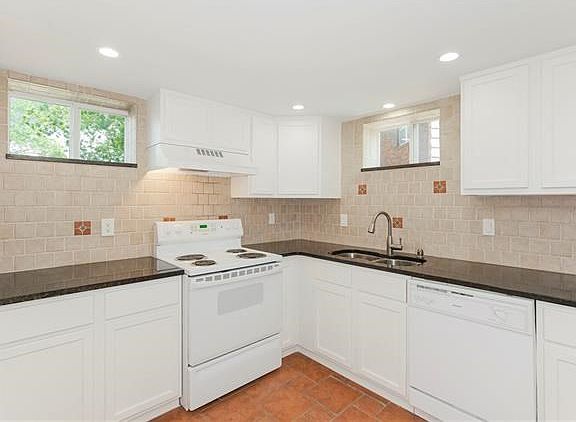 3rd image of 7105 NW Chapel Woods Ln