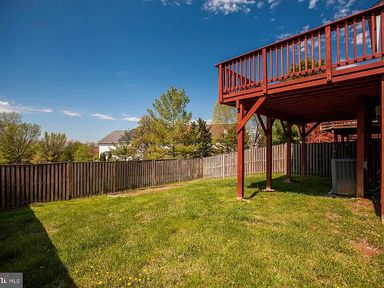 13724 Valley Oak Cir — Photo 37