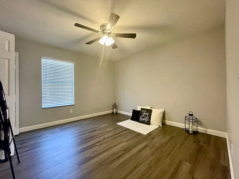 Village Park Townhomes | 2 & 3 Bedroom Apartments in Lady Lake, FL — Photo 36