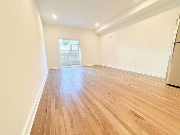 3rd image of 2151 N Franklin St #1