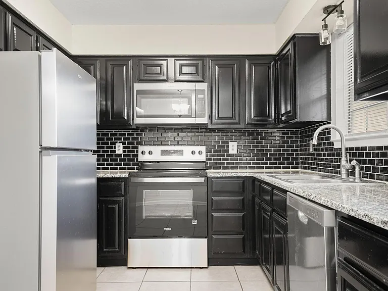 3801 Foust Trl #B — Photo 6