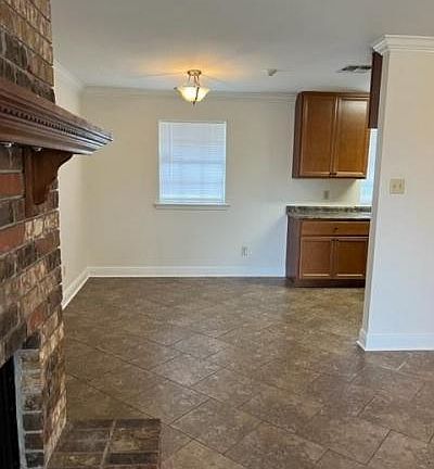 3rd image of 1813 Williamsburg Dr