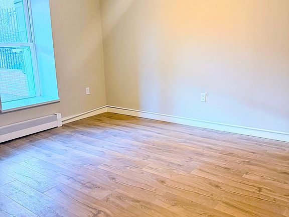 5th image of 642 W 207th St #1