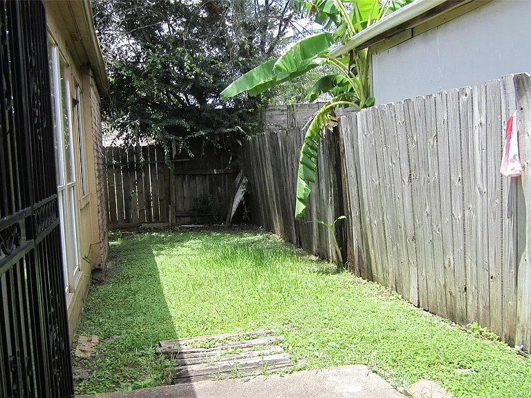 12461 Wellington Park Dr — Photo 13