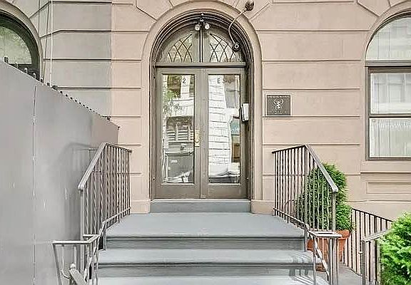 5th image of 102 E 30th St APT 3F