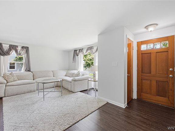 4th image of 96 Mayfield Ave