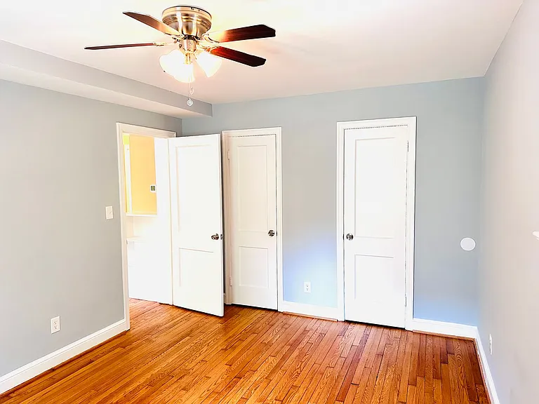 907 Hudson Ave — Photo 17