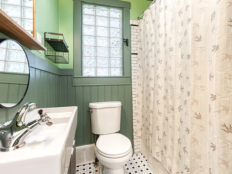 15 Georgia Ave NW — Photo 19
