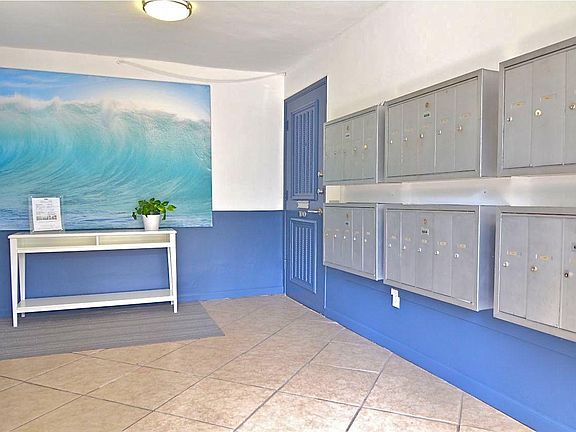 4th image of 310 N Crescent Dr APT 105