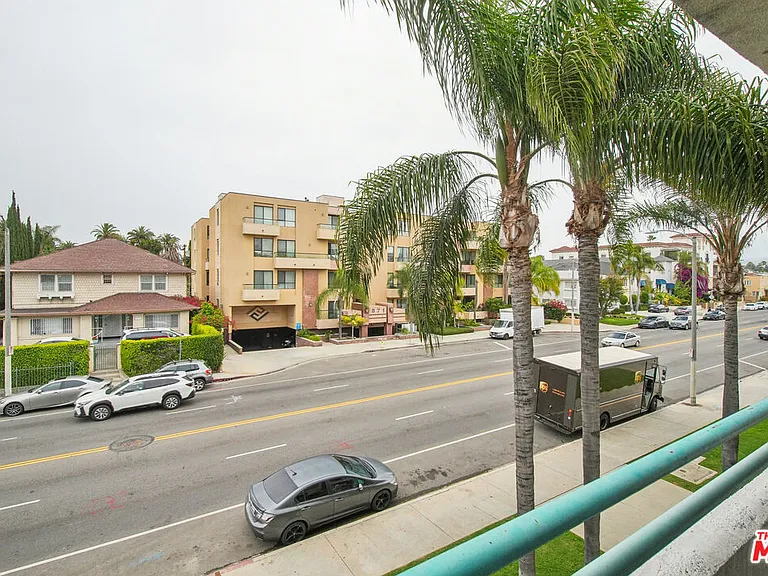 870 Crenshaw Blvd #202 — Photo 3