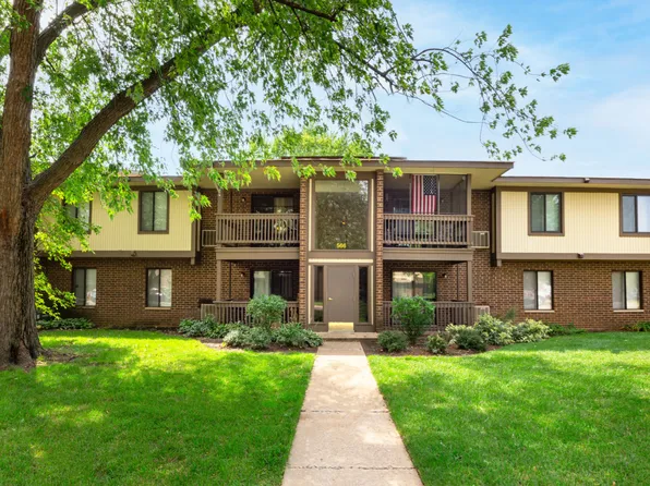 566 Somerset Ln APT 7, Crystal Lake, IL 60014
