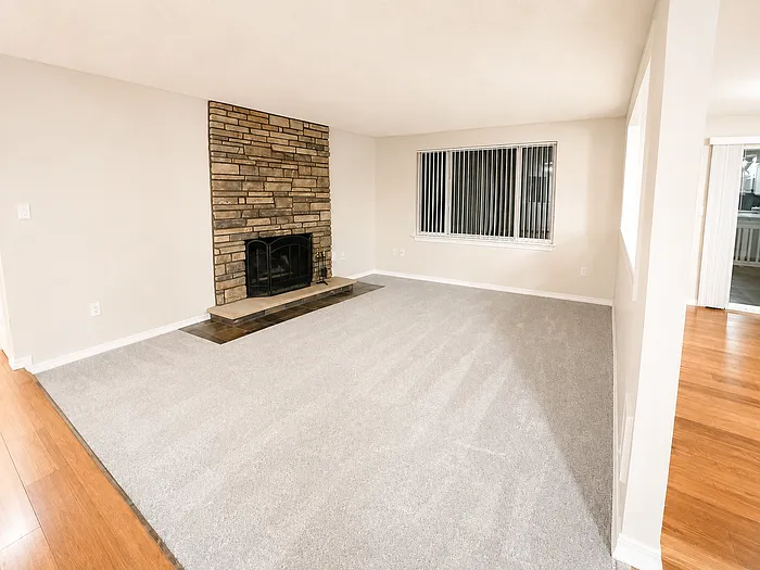 2 bed, 2.0 bath, 1300 sqft, $2,500 — Photo 3