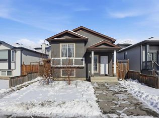 523 S Martindale Dr NE, Calgary, AB T3J 4W3