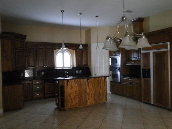 2nd image of 3200 Los Milagros