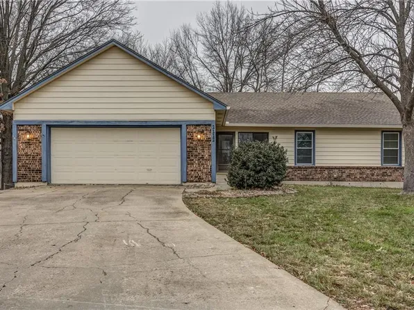 2112 E 153rd Ter, Olathe, KS 66062