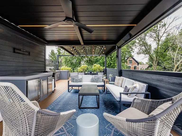 2236 W Shakespeare Ave — Photo 2