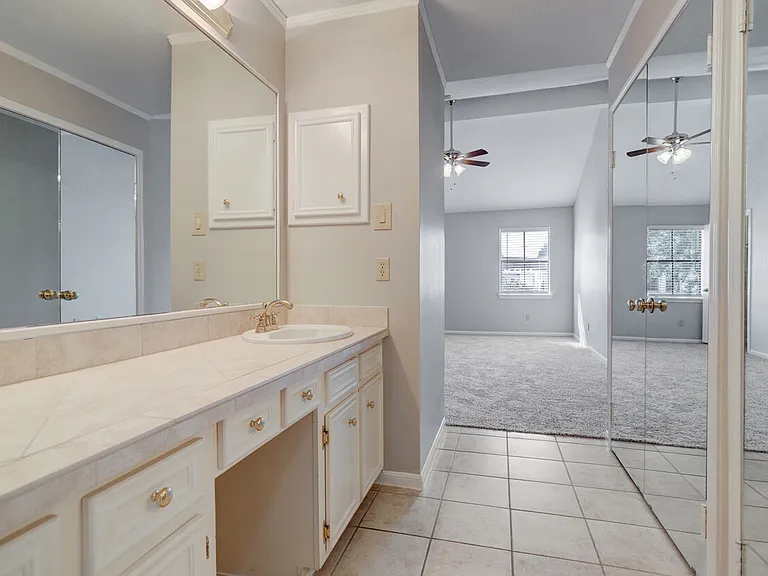San Felipe Square Townhomes — Photo 32