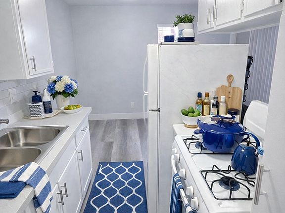 2nd image of 1095 Orange Ave #2