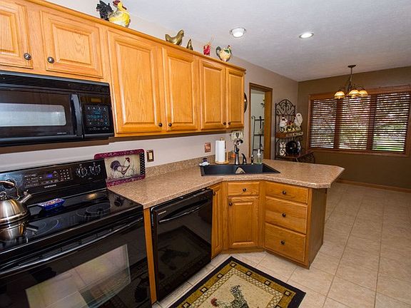 5th image of 3709 Woodfield Ln