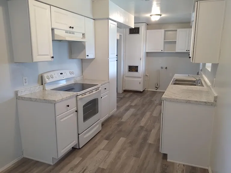 2505 Holladay Ave — Photo 5