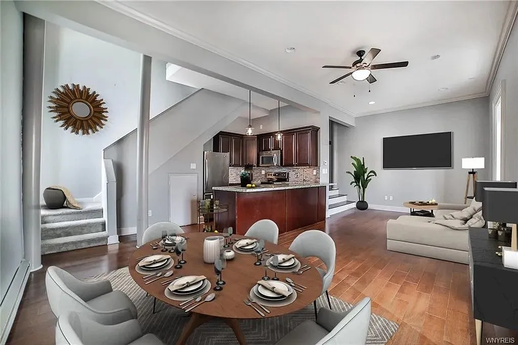 125 Edward St — Photo 1