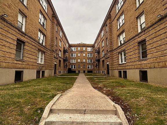 3rd image of 3547 Harvey Ave #2108