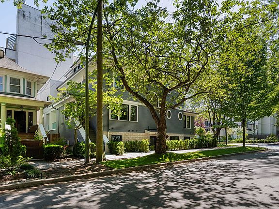 3rd image of 980 Bidwell St