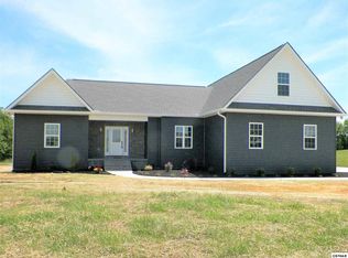 119 Duck Pond Dr, Dandridge, TN 37725