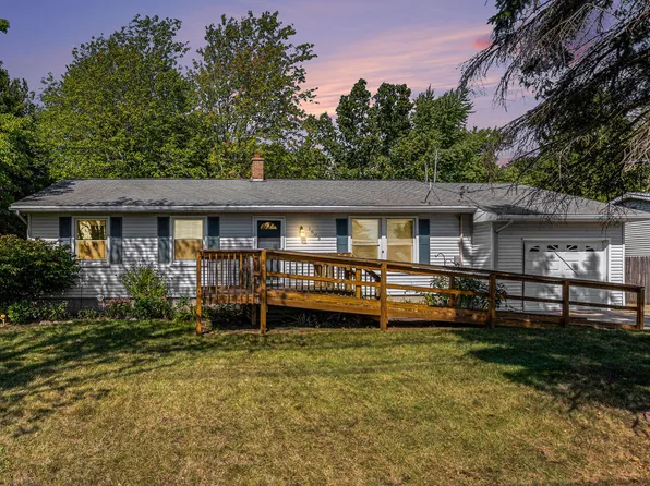 1603 Robbins Rd, Grand Haven, MI 49417