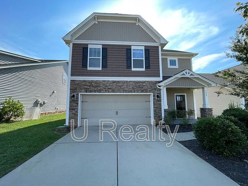 4 bed, 2.5 bath, 2204 sqft, $2,395 — Photo 1
