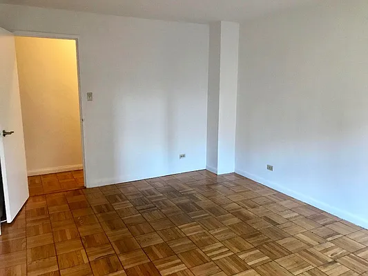 Rented by Living New York | media 53