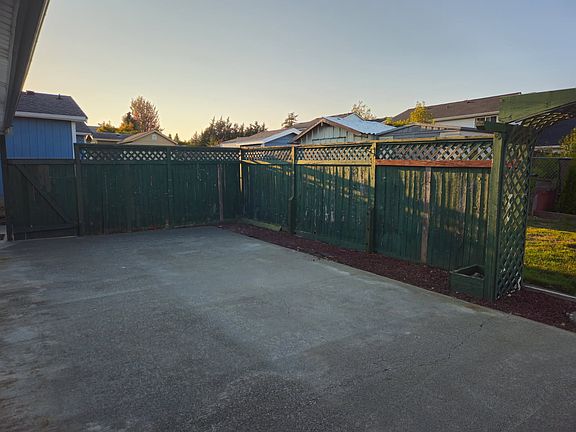 5th image of 1910 Down Jones Way