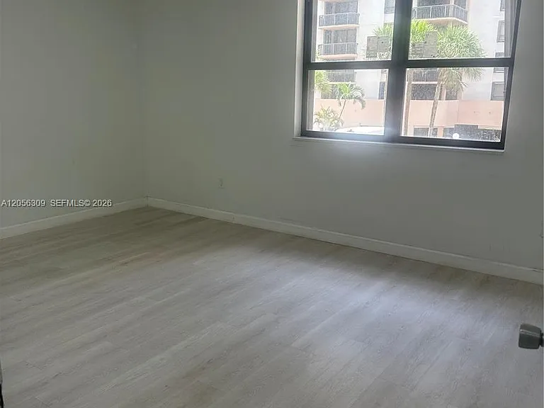 10185 Collins Ave #309 — Photo 2