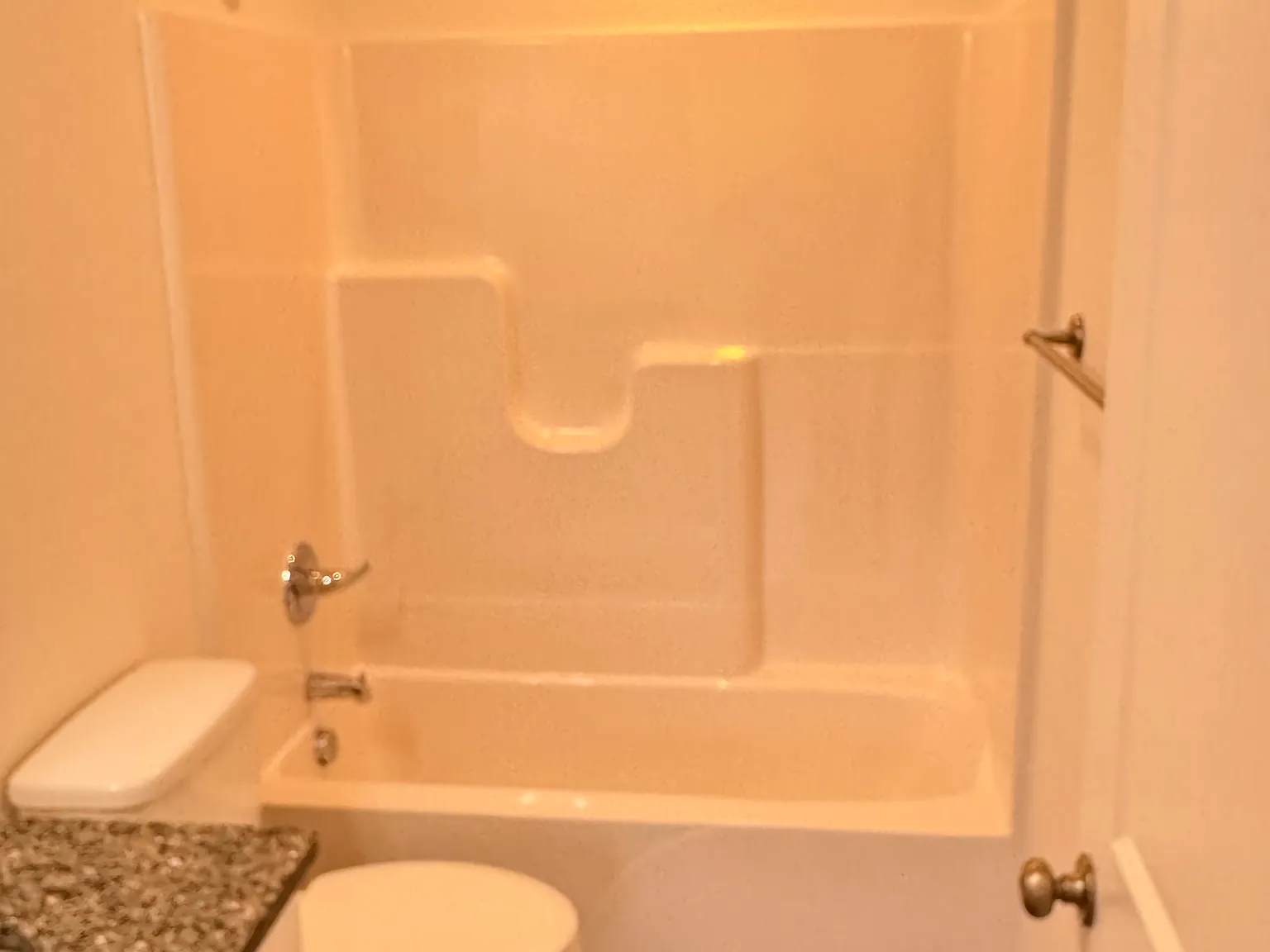 3 bed, 2.5 bath, 1575 sqft, $1,900 — Photo 2