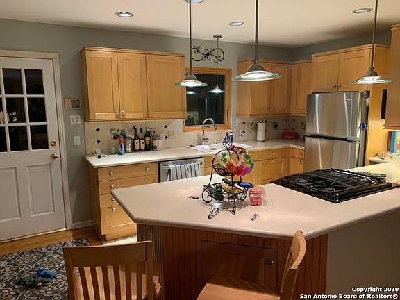 2nd image of 227 Calumet Pl