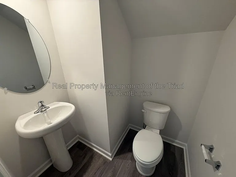 1106 Broholmer Ln — Photo 6