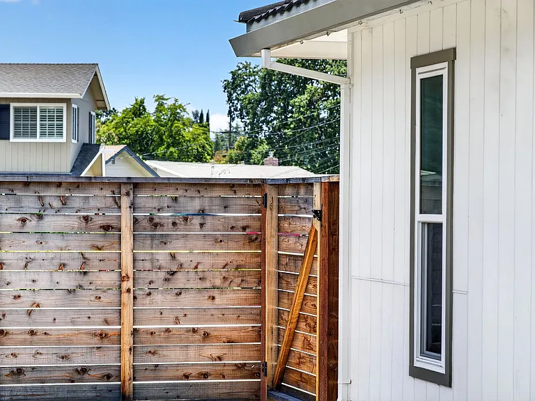 1780 Clayton Way — Photo 3