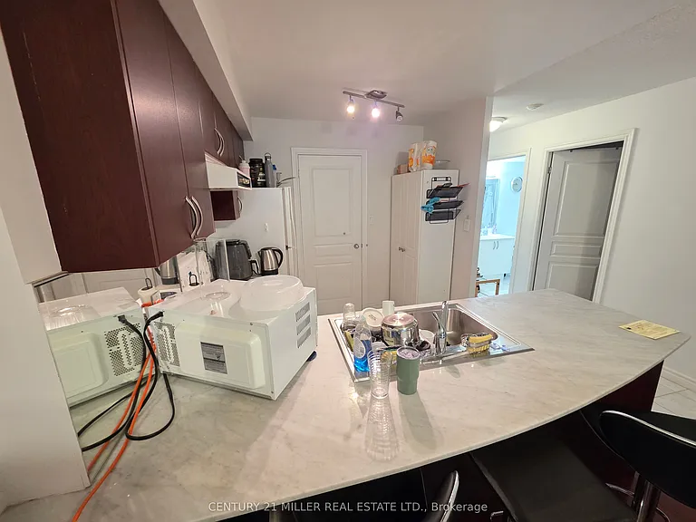 801 Bay St #202 — Photo 5