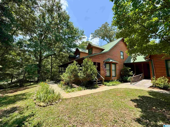 780 Talladega Creek Dr, Talladega, AL 35160