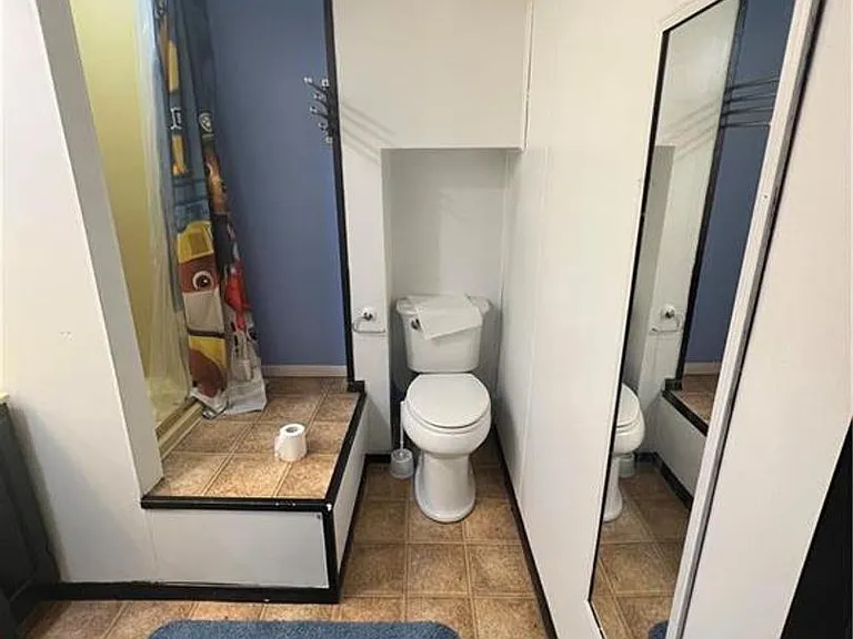 2401 Lawnherst Ave — Photo 35