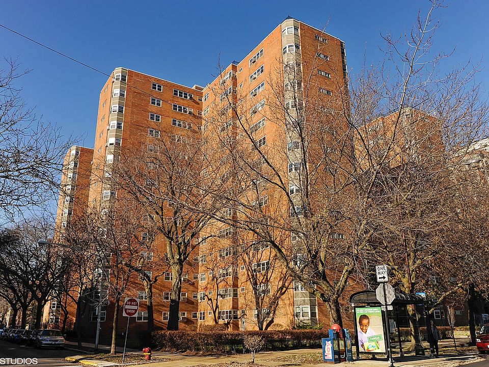 1st image of 4960 N Marine Dr APT 220