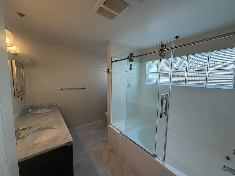 1238 S Holt Ave #2 — Photo 32