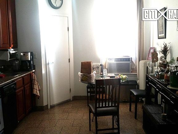 2nd image of 336 14th St APT 4R