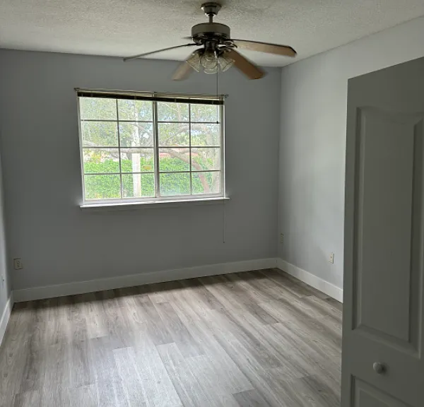 9905 Baywinds Dr — Photo 2